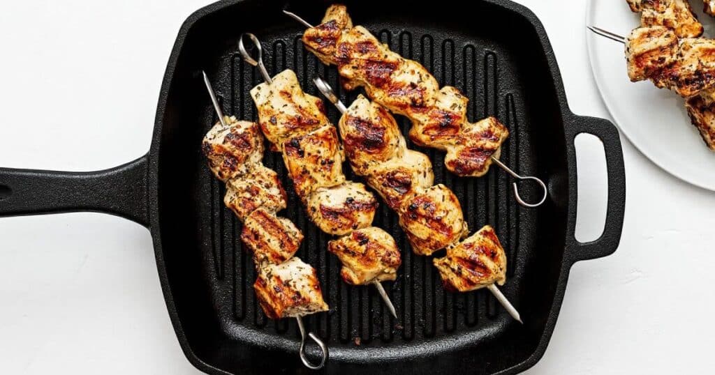Techniques Pour Griller Le Souvlaki Parfait