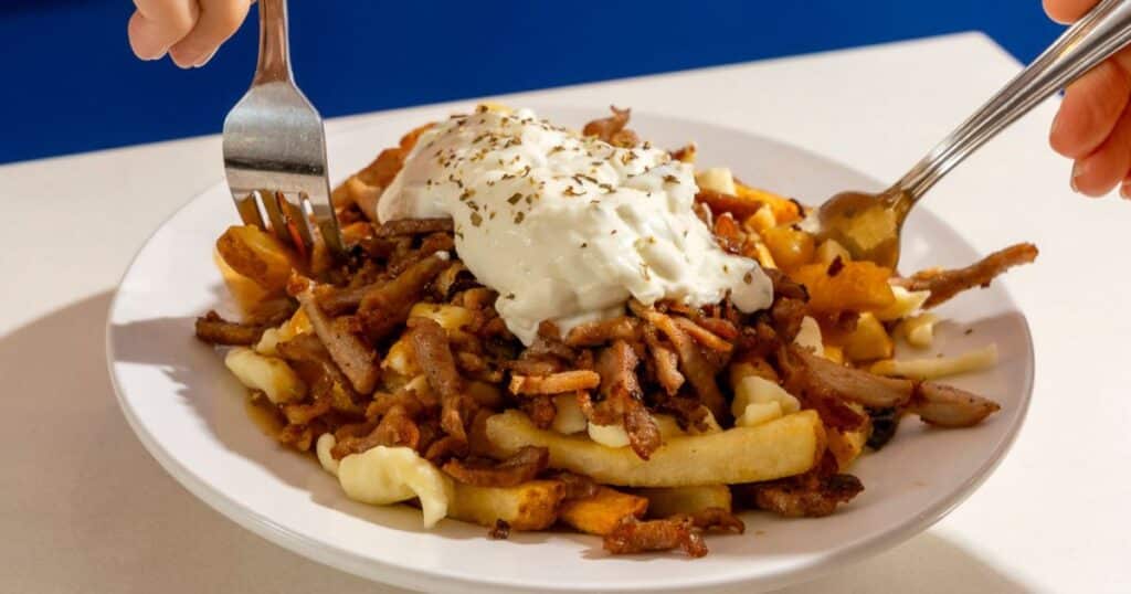 Meilleures occasions pour une poutine grecque : quand en prendre une
