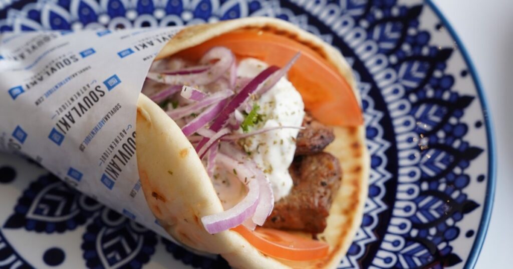 Qu’est-ce qui fait une excellente garniture de souvlaki