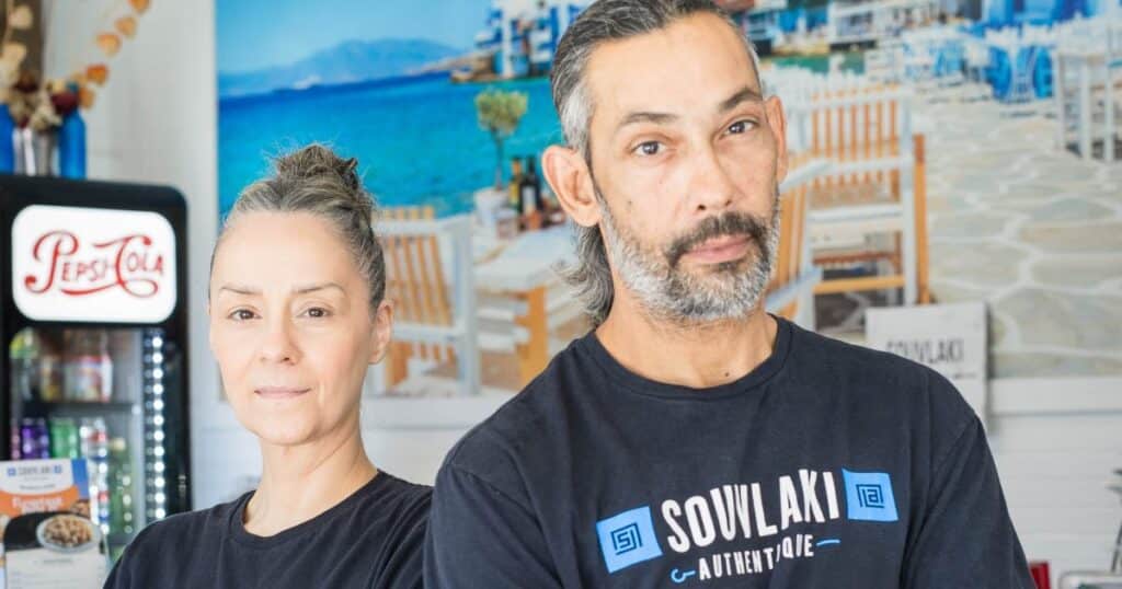 Qu’est-ce qui rend le modèle de franchise de Souvlaki Authentique unique?